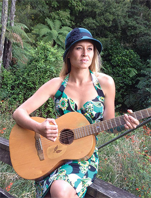 http://country-rock.co.nz/sites/default/files/saelynmain.jpg