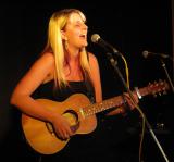 Auckland’s Kylie Austin performs at the Paihia Pacific Resort.  Peter de Graaf, Northern Advocate, www.pdg.net.nz
